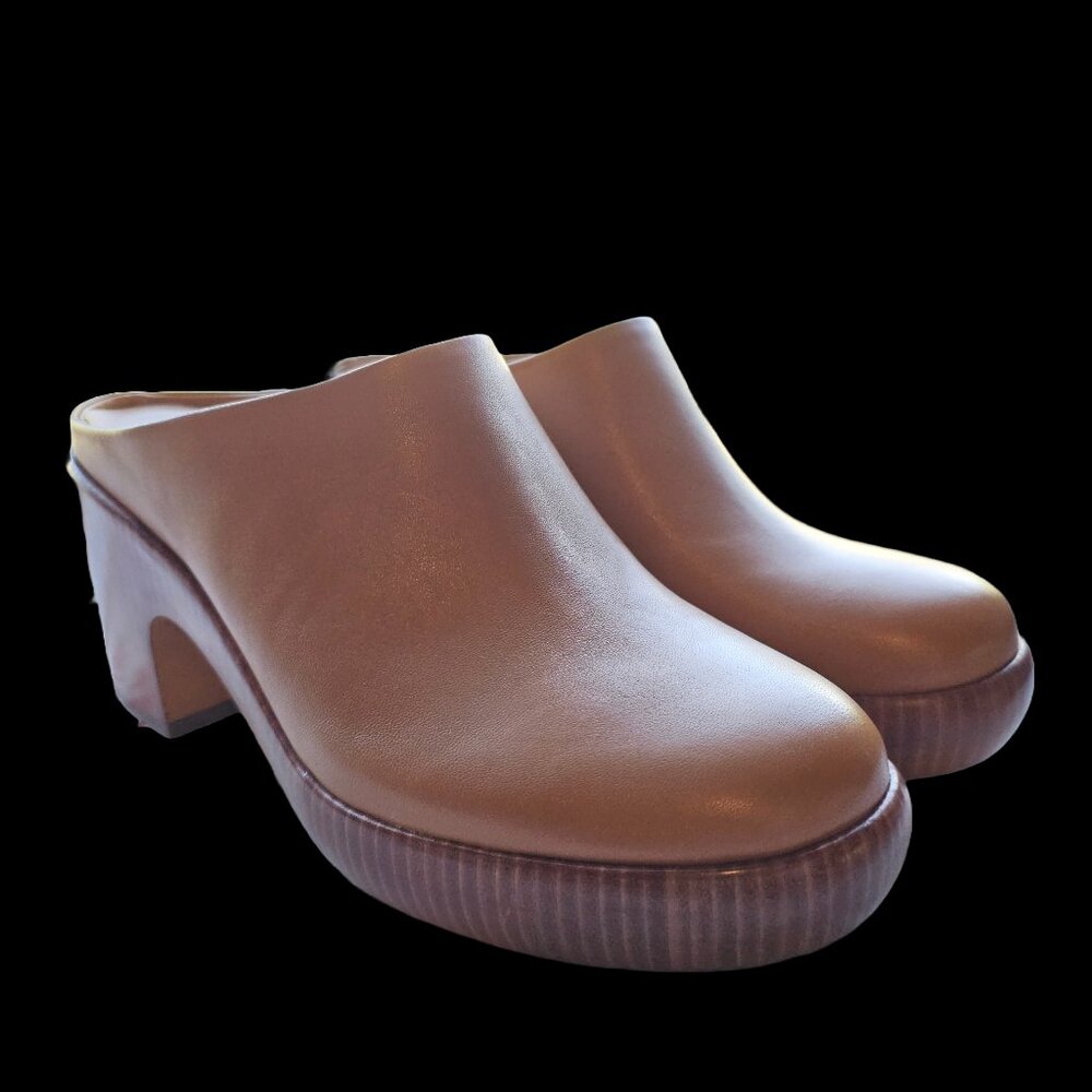 Vince Women's Navina Beige Leather Mule Clogs Shoes NEW Size 9